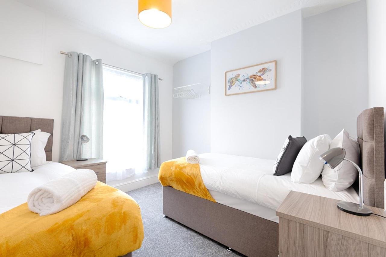 City Centre, Parking, Smart Tv'S In All Rooms Swansea Esterno foto