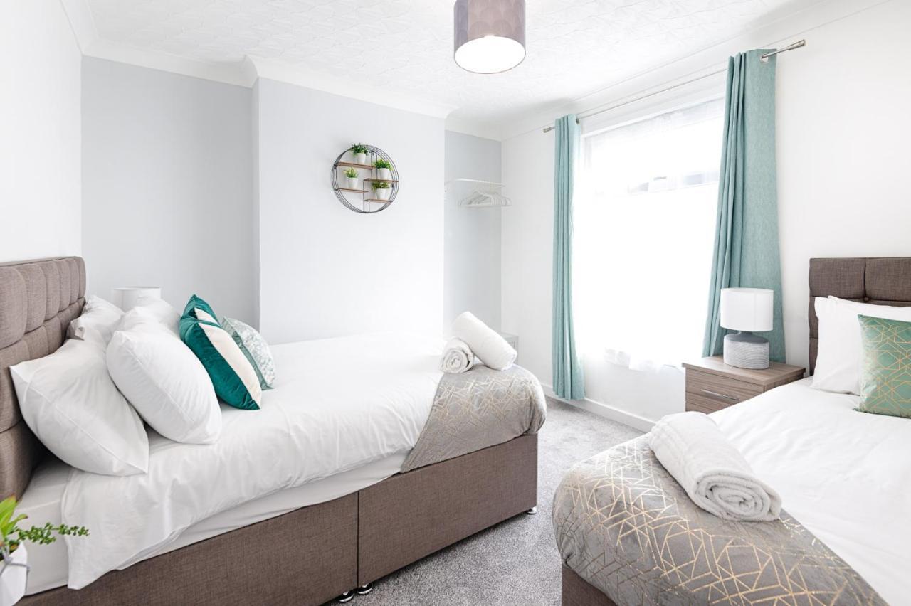 City Centre, Parking, Smart Tv'S In All Rooms Swansea Esterno foto